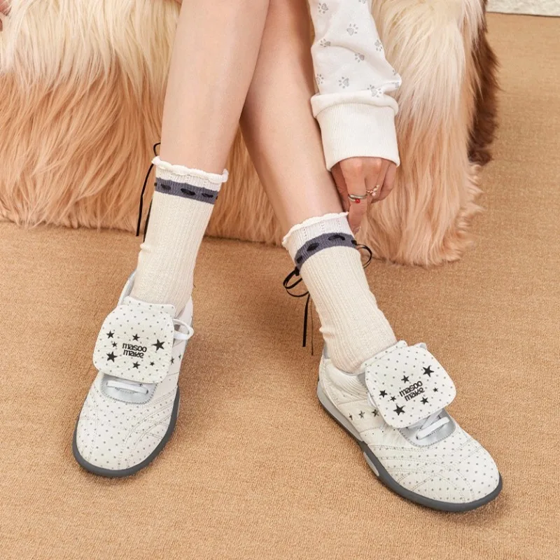 

2026 New Womens Shoes Fashion Retro Moral Training Shoes for Woman Exquisite Sports Casual Shoe Designer Shoes Zapatos De Mujer