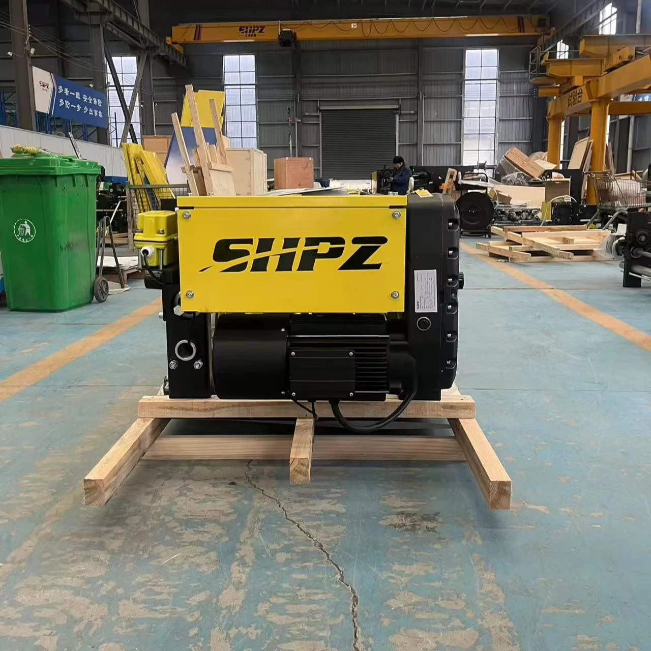 

High-Speed 240V Electric Hoist Portable Winch Wire Rope Sling Forged Hook New Condition for Retail Hotels Manufacturing Plant