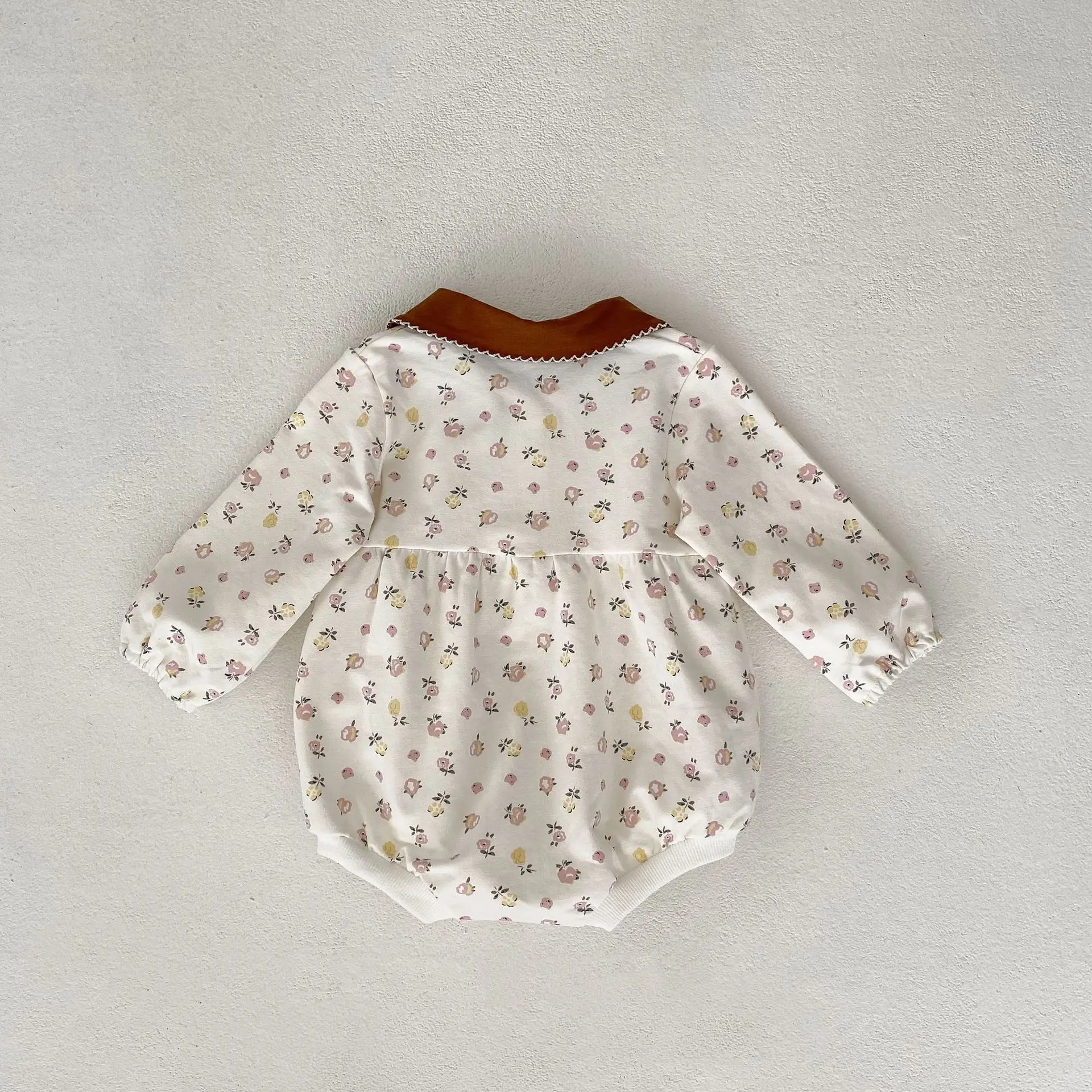 Stylish Floral Print Color-Block Bodysuits Peter Pan Collar for Baby Girls 2023 Autumn Collection Full Sleeves Newborn Overalls