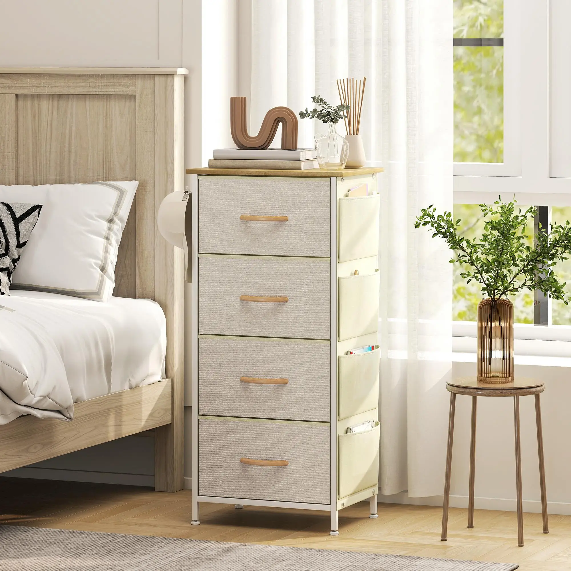 Commode en tissu à quatre tiroirs de couleur beige avec 4 poches latérales, structure en acier, 45x30x94,5 cm