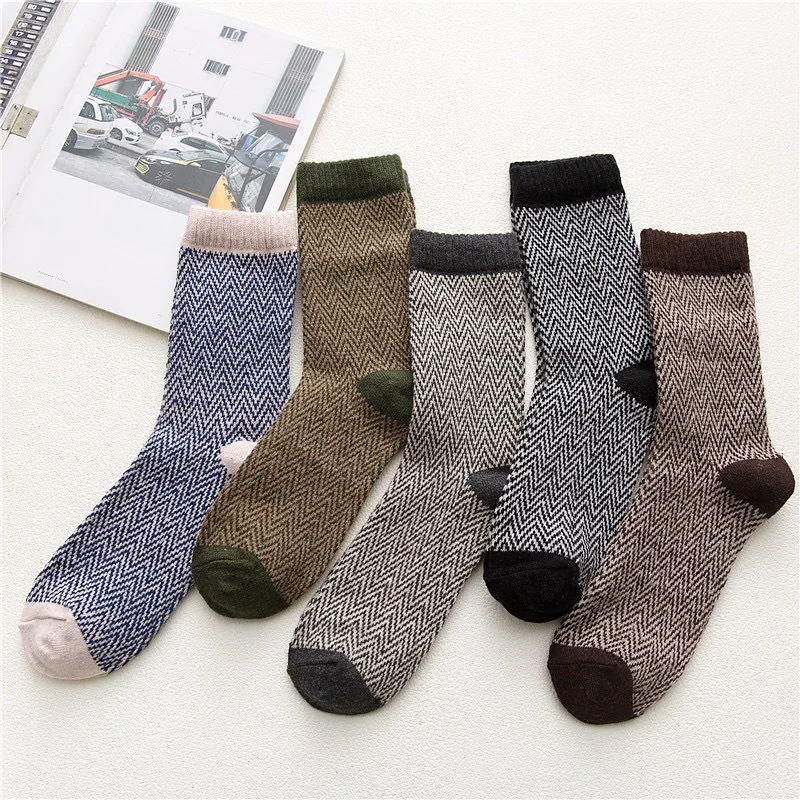 

5 Pairs Winter Thick Warm Wool Socks for Men Mid Calf Knitted Ethnic Pattern Thermal Socks