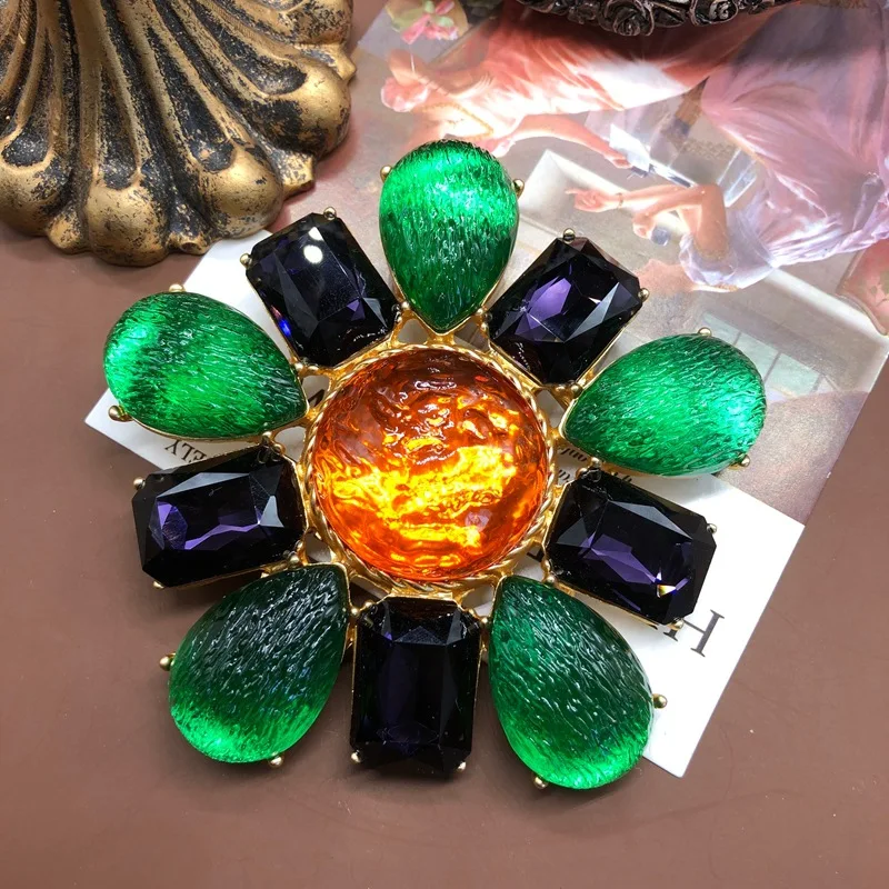 Medieval style colorful jelly resin corsage brooch geometric temperament brooch purple diamond inlaid brooch versatile for women