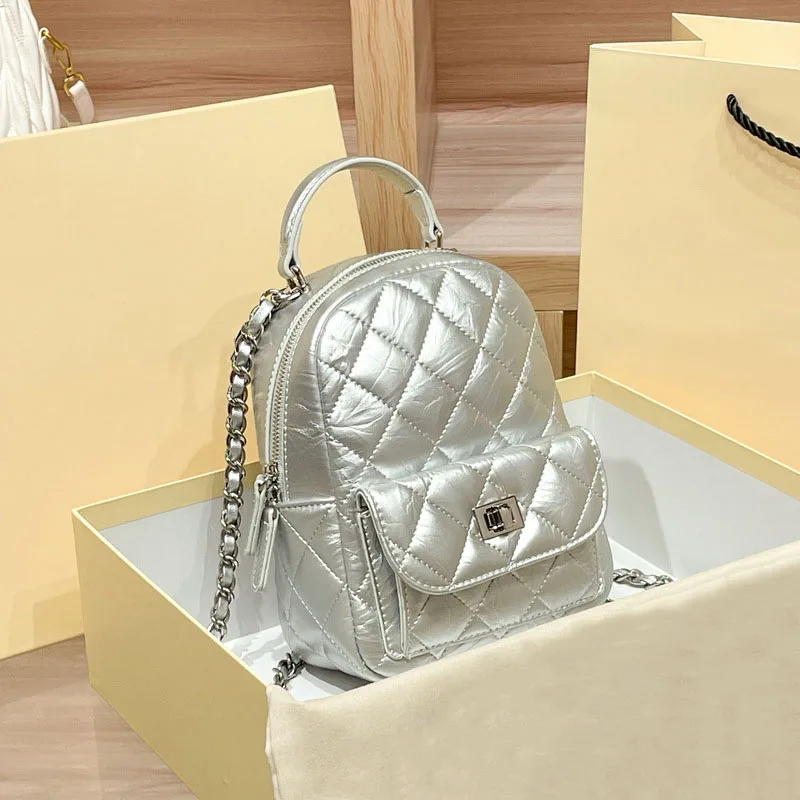 

High-end niche quilted backpack for women, new 2026 style, fashionable and versatile, chain backpack, exquisite mini cute crossb