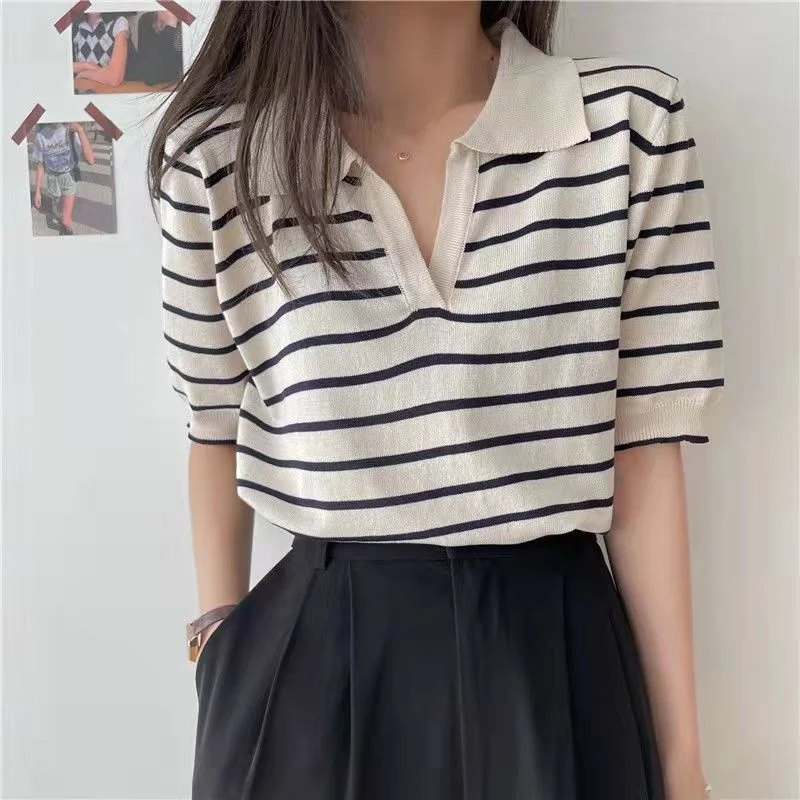 

Summer ort Sve Knitted irt V-Ne Striped Design Women's Top Trendy Casual Faion 2023 New Arrival