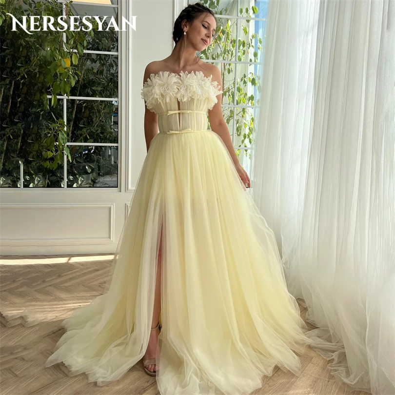 

Nersesyan Light Yellow Tulle Prom Gowns Sleeveless Ruffled Pleats Party Dresses Sexy Side Split A Line Draped Evening Gown 2023