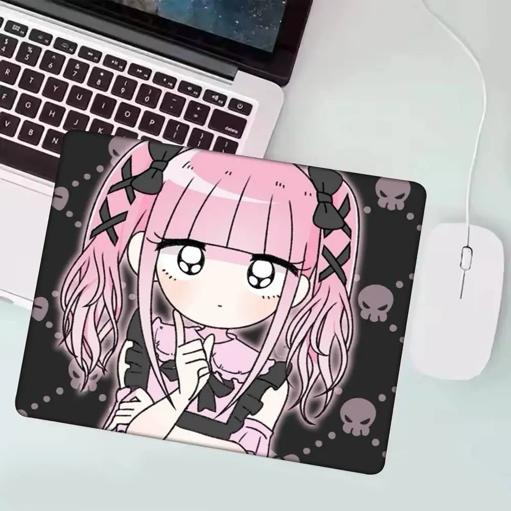 

Menhera Chan Pin Коврик для мыши Маленький коврик для мыши LockEdge для геймеров Коврик для компьютерного стола Прямоугольный противоскользящий резиновый коврик