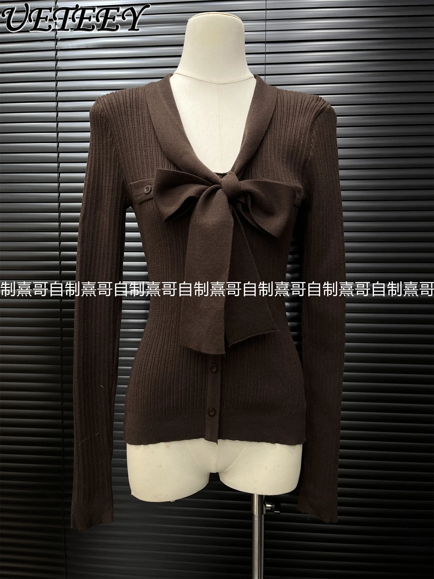 

Elegant Style Solid V-Neck Ribbon Knitted Sweater for Women Winter New High-End Slim Fit Elegant Long Sleeve Sweater Top Ladies