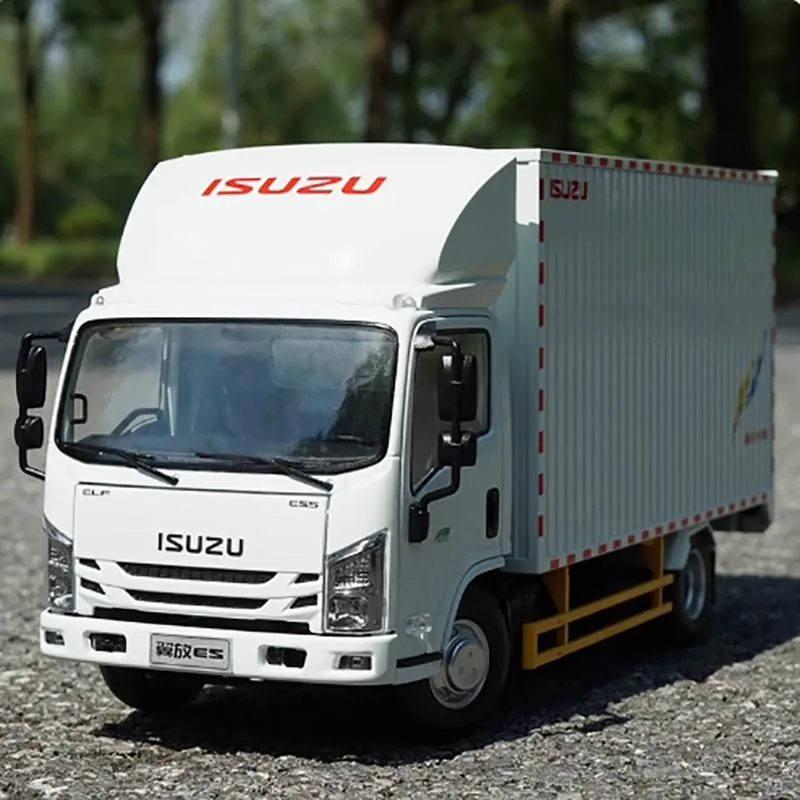 Diecast 1/18 scale Isuzu Light truck with wings van truck alloy