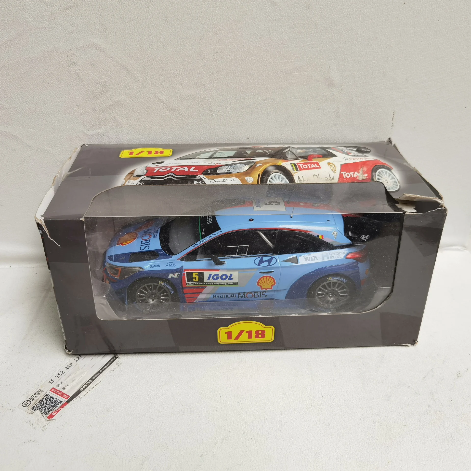 Caja antigua Defecto del ala trasera Diecast IXO Escala 1/18 HYUNDAI I20 # 5 modelo de coche de aleación Hyundai Racing F4