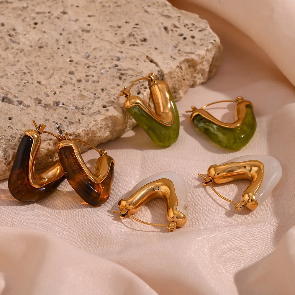 

2025 Stylish and simple French vintage earrings stainless steel plated 18K gold triangle geometric earrings gift