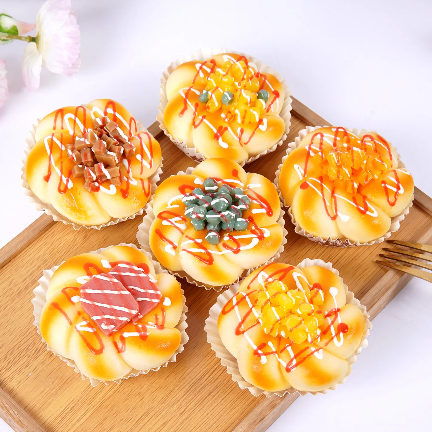 

Artificial Cupcake Meat Bread Dessert PU Fake Food Bread Model Simulation Refrigerator Sticker Window Display Home Decoration