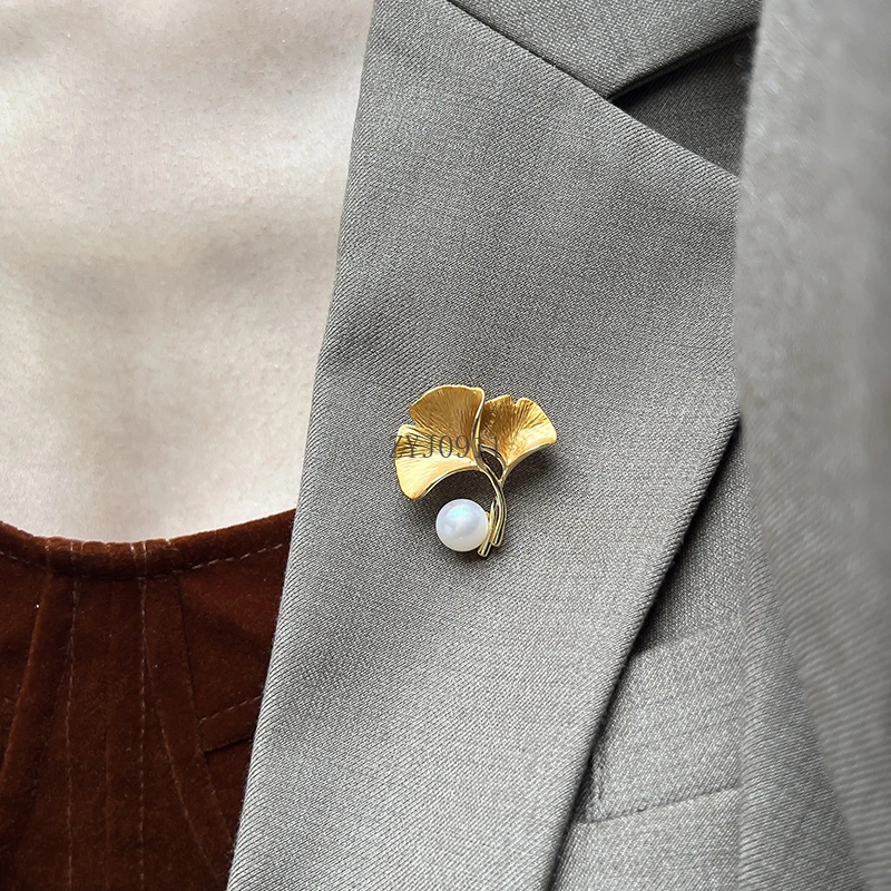Литературная ретро-обратная осенняя брошь гинкго билоба с натуральным сильным светлым жемчугом, темпераментная ниша, высококачественная булавка