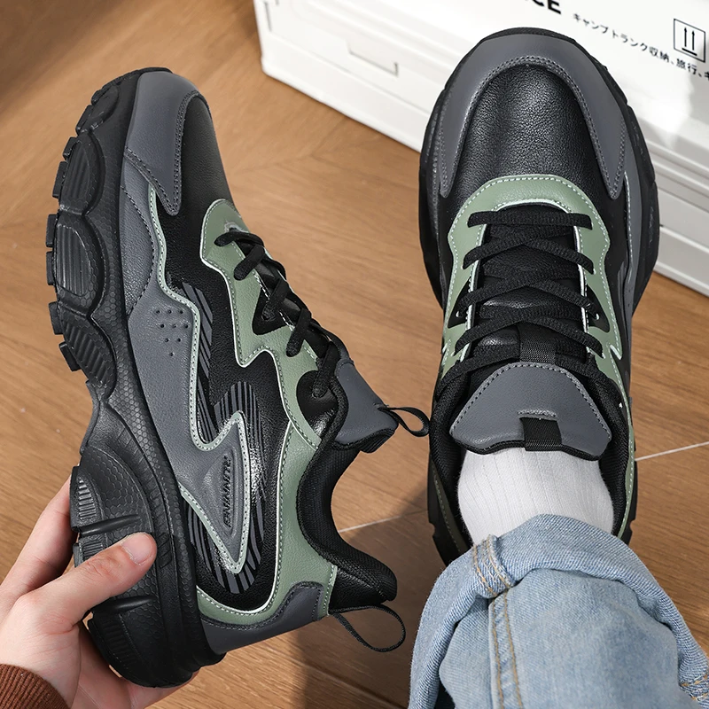 Men's breathable casual sneakers four seasons light soft-sole outdoor speed running shoes fashion students racing sports shoes