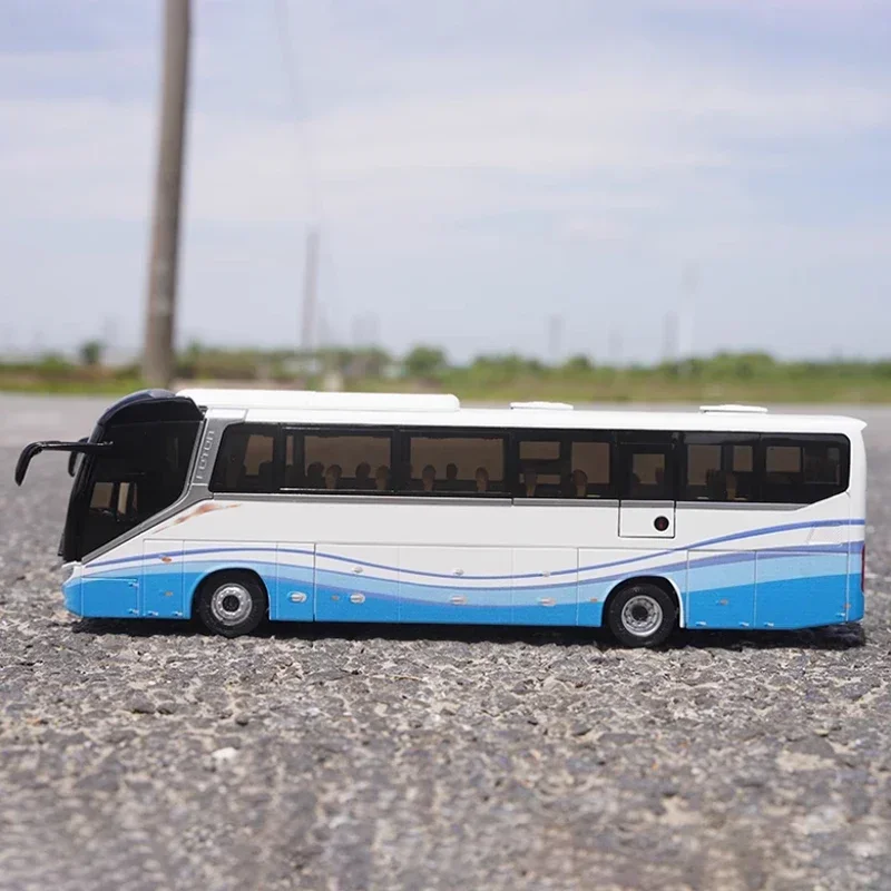 รถบัสท่องเที่ยว Foton BJ6122 AUV รุ่นจำลองสเกล 1:36 พร้อมไฟ วัสดุโลหะผสม ของสะสม ของที่ระลึก ของตกแต่ง ของขวัญวันหยุด