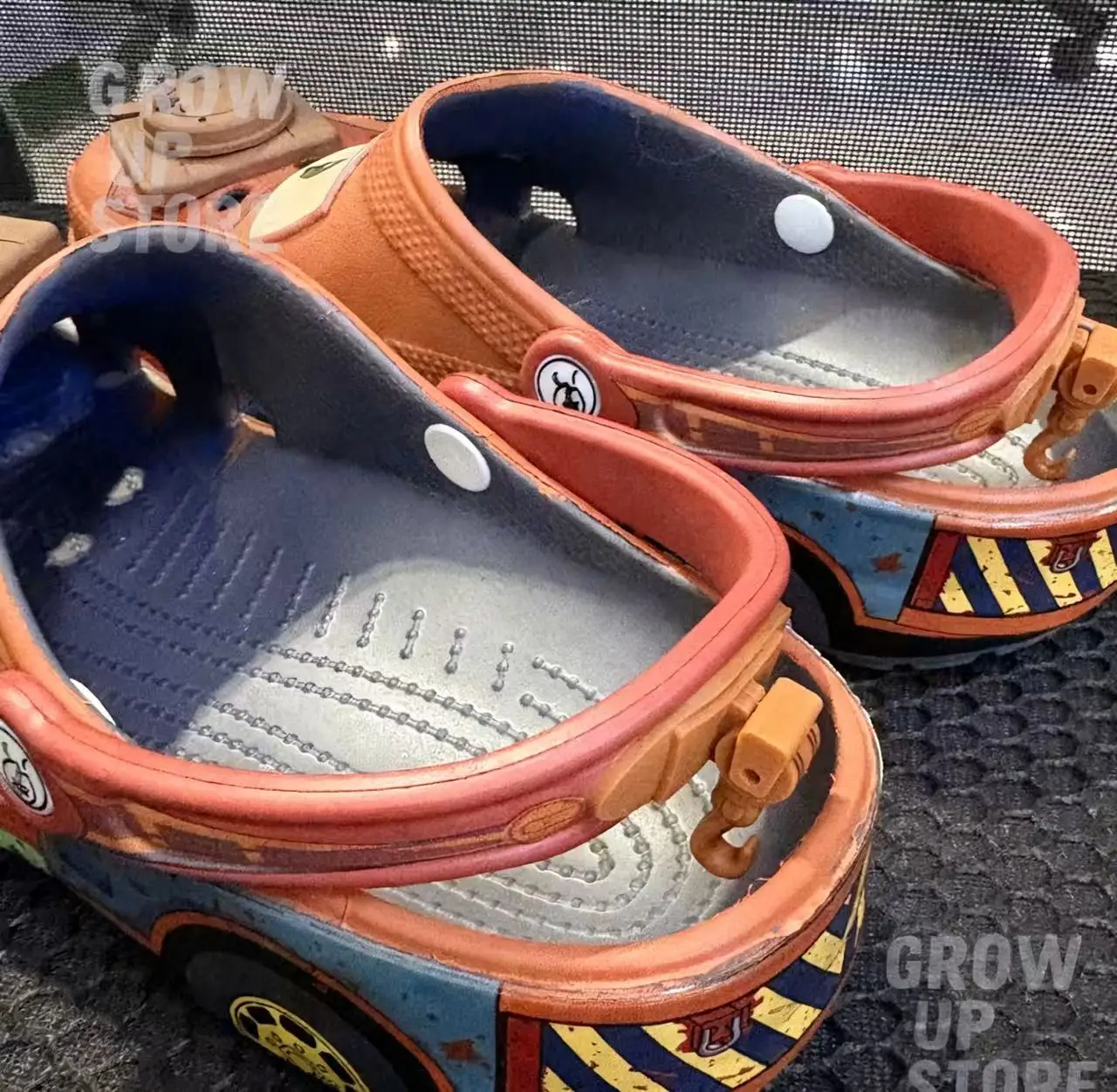 Neue Sommer-Cartoon-Autos-Thema Lustige Mater Erwachsenen-Clogs Rutschfeste Atmungsaktive Leichte Strandschuhe Sandalen EVA-Hausschuhe Geschenk – Detail 14
