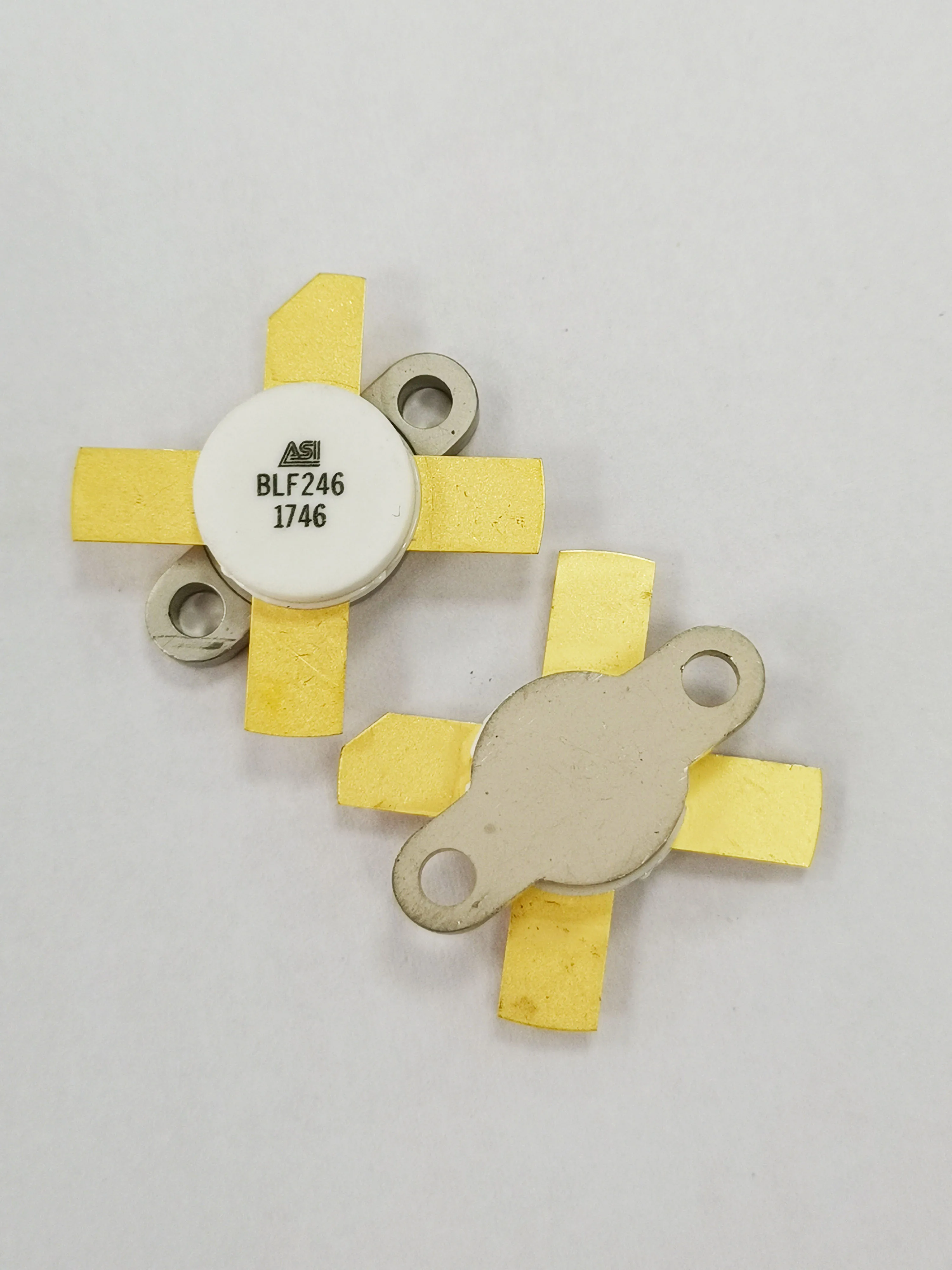 SD2943  1 unit price excluding tax main high Q capacitor RF power amplifier microwave communication module