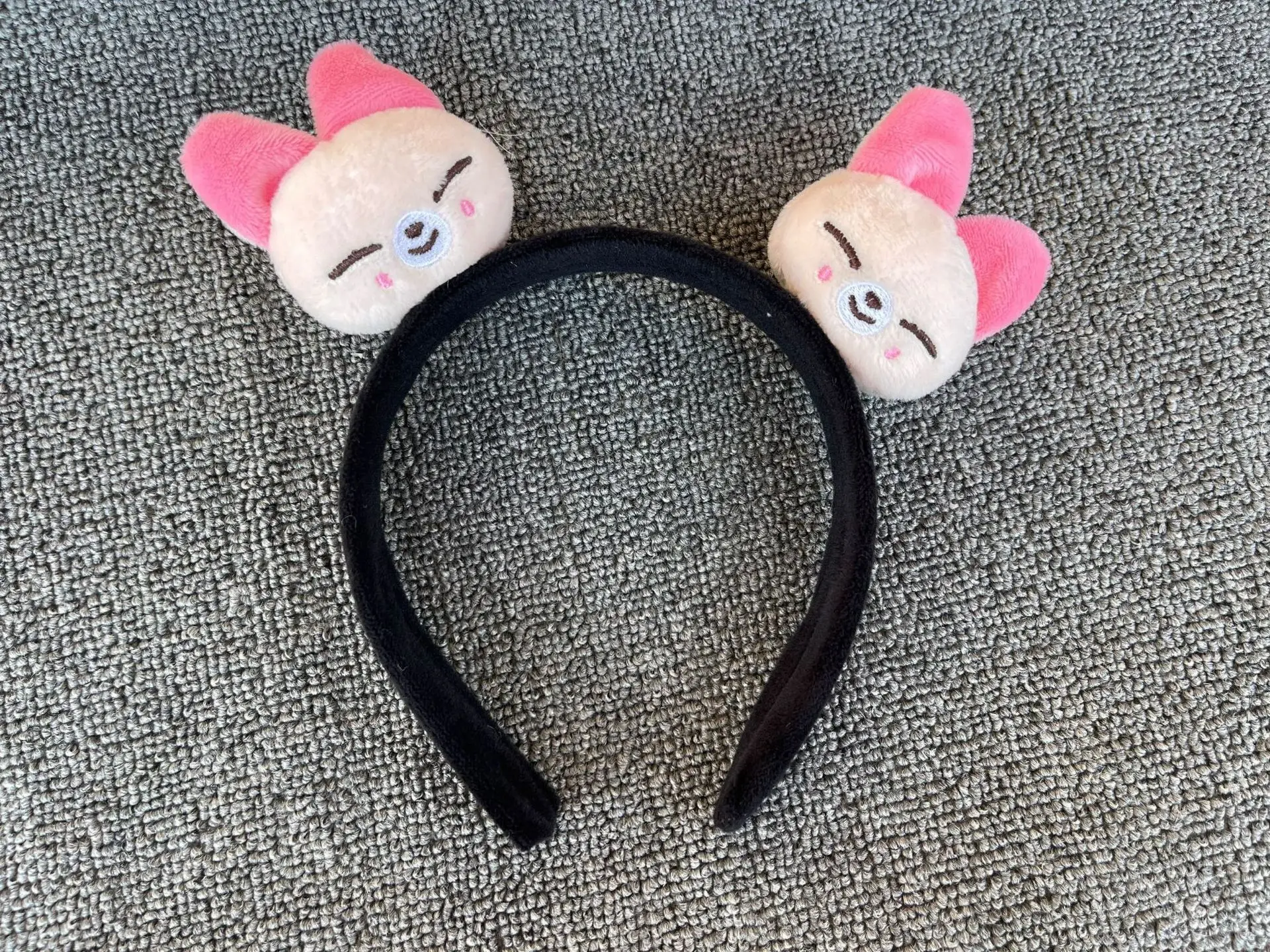 كوريا المعبود فيليكس HyunJin نفس النمط SKZOO دمية الكرتون صورة هيرباند الحفل دعم لطيف الديكور عقال المشجعين الهدايا