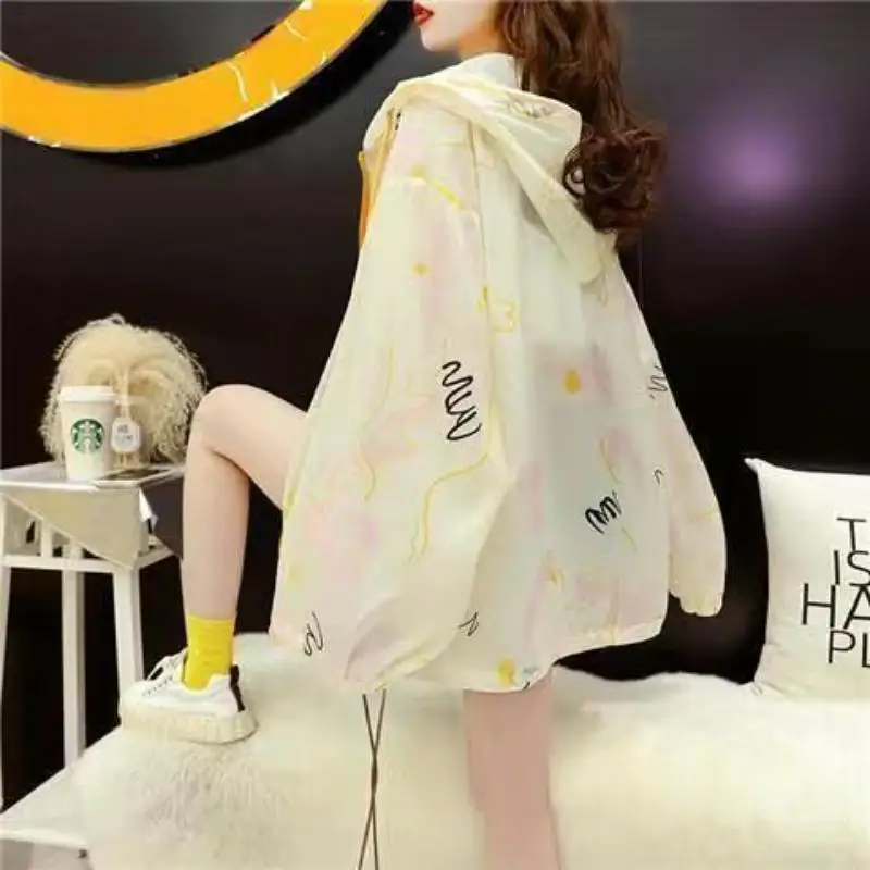 Springsummer Newfashion Women Clothing Internet Celebrity Graffiti Zipper Sunscreen Clothes Casualversatile Cardigan Hooded Tops