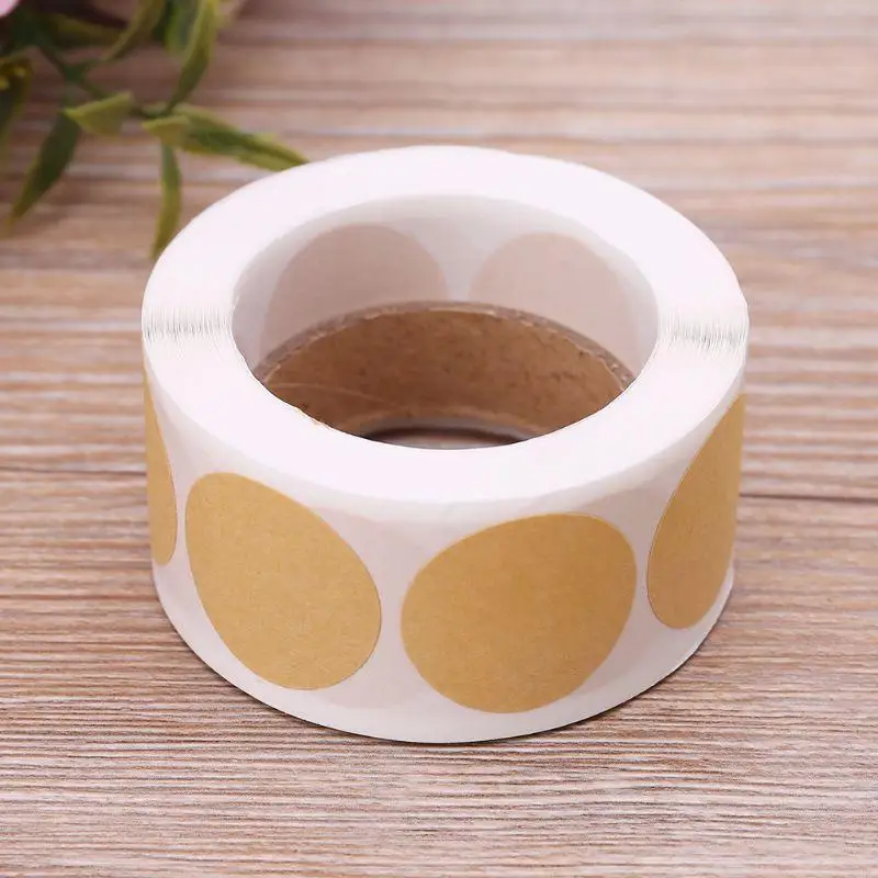 1 ม้วน (500 ชิ้น) Vintage Blank Kraft กระดาษป้ายวงกลม Handmade สติกเกอร์สําหรับบรรจุภัณฑ์ของขวัญหมวดหมู่ DIY