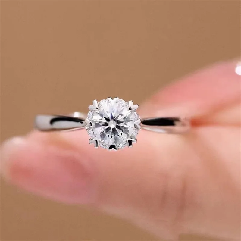 

Loving Meaning Eight Surround One Heart Ring For Women 1ct Moissanite PT950 Platinum | Wholehearted love, romantic and eternal