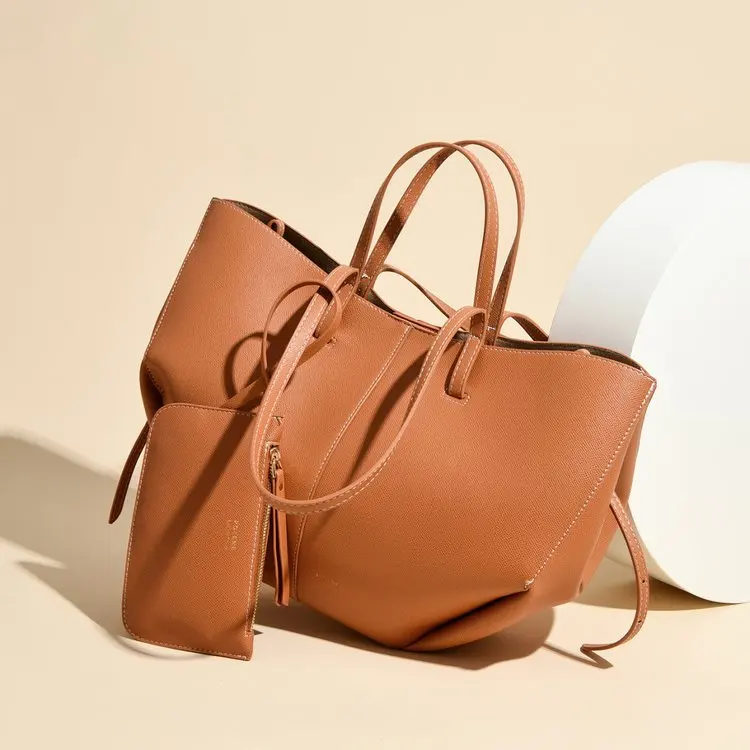 

2026 A/W новая женская сумка-тоут с крыльями из натуральной кожи, большая вместительная модная универсальная сумка-седло для повседневного офиса, поездки на работу ребенка