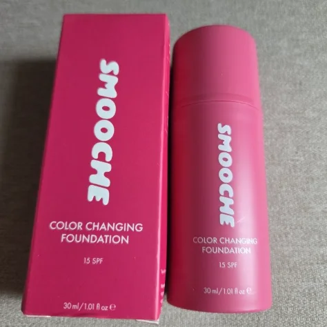 Base de Maquiagem Coreana Smooche 15ml que Muda de Cor para Todos os Tipos de Pele com FPS 15 - Base Original para Cobertura de Imperfeições