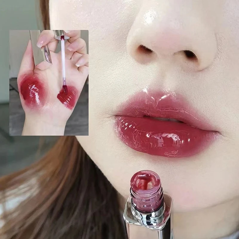 Floral Center Mirror Lip Gloss Is Bright And Non Oily, Moisturizing, And Color Displaying. The Lips Are Watery