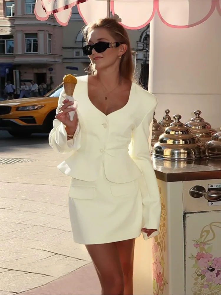 

Woman 2 Piece Set Outfit Casual Retro Long Sleeves V-neck Top Sexy Package Hip Short Skirt Solid Color Two Piece Outfits Slim