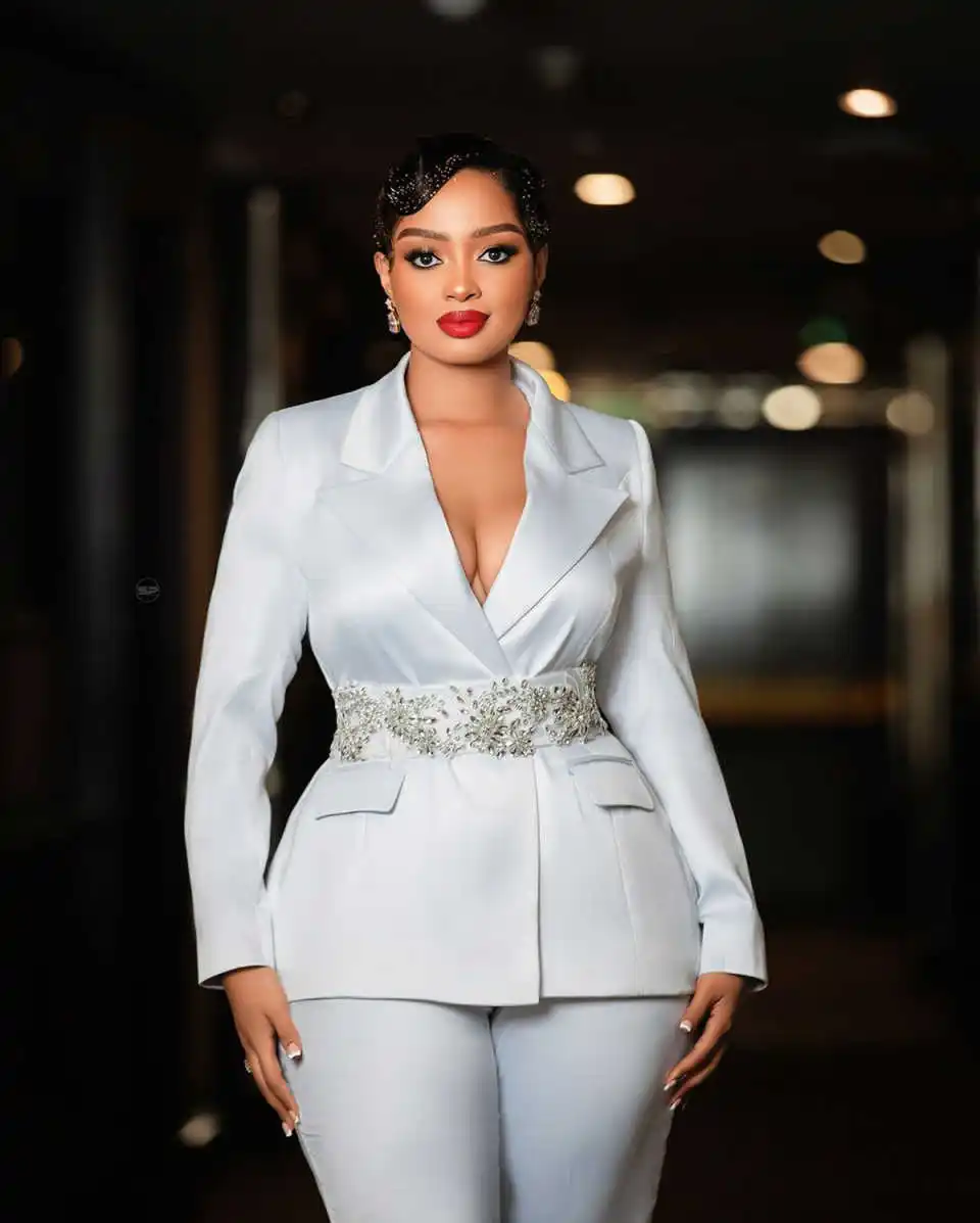 Plus Size Women Pants Suits Slim Fit Lady Customized Pearls Beading Blazer With Belt Prom Evening Party Blazer 2 Pieces