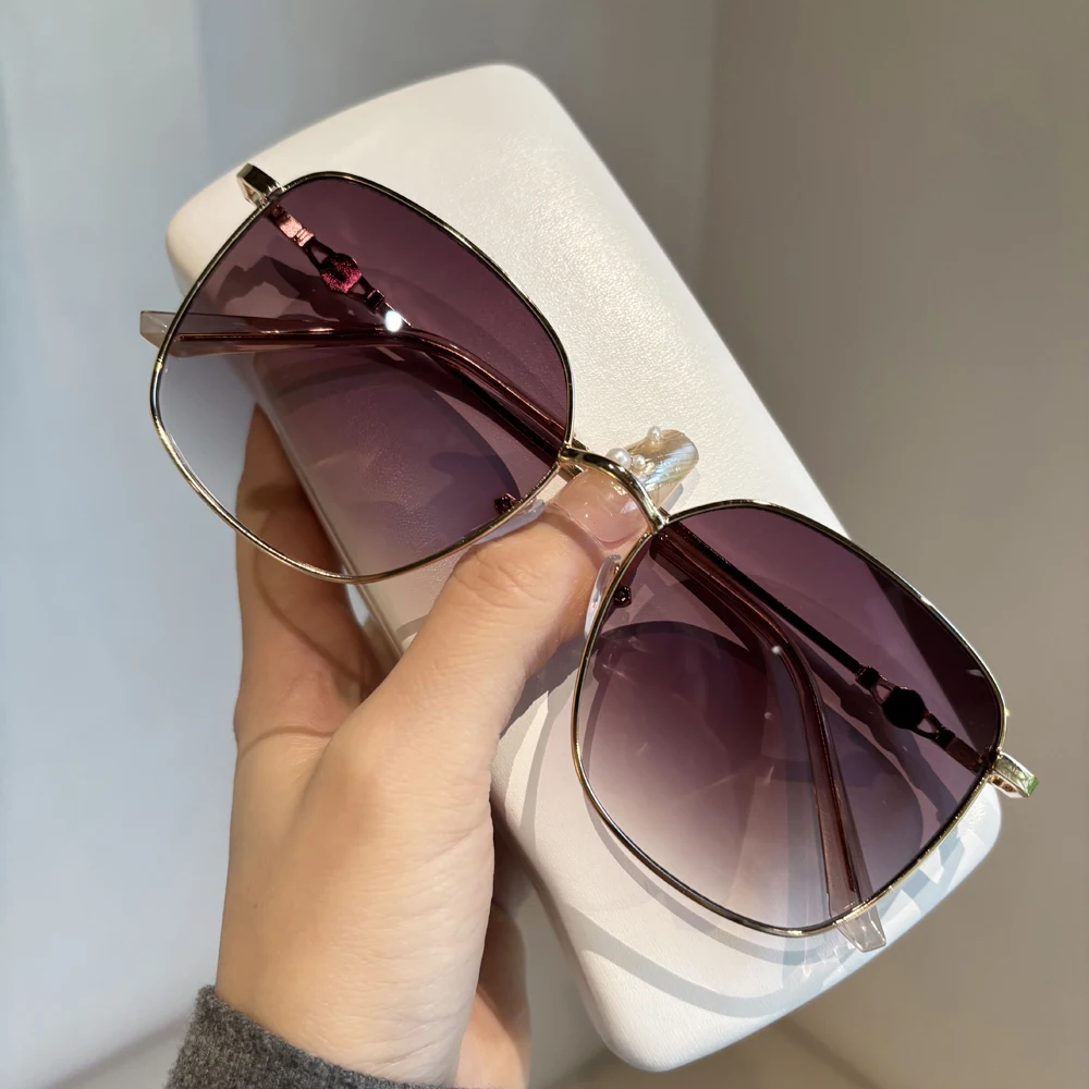 

Fashionable large frame square sunglasses for women, trendy and elegant, to decorate the face shape