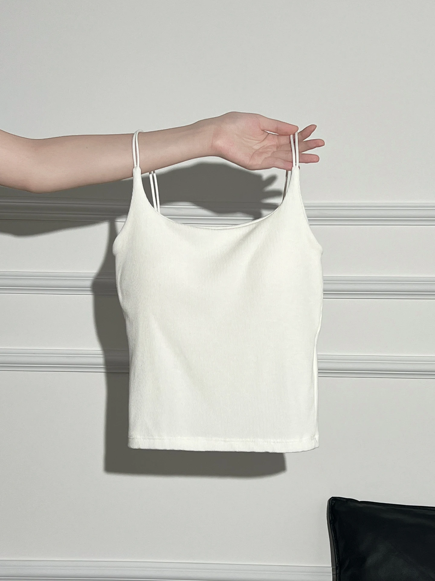 라 샤펠 화이트 브라 내장형 패드 원피스 베스트 스트랩 여성용 2025 가을 베이스 레이어 아름다운 이너웨어 탑