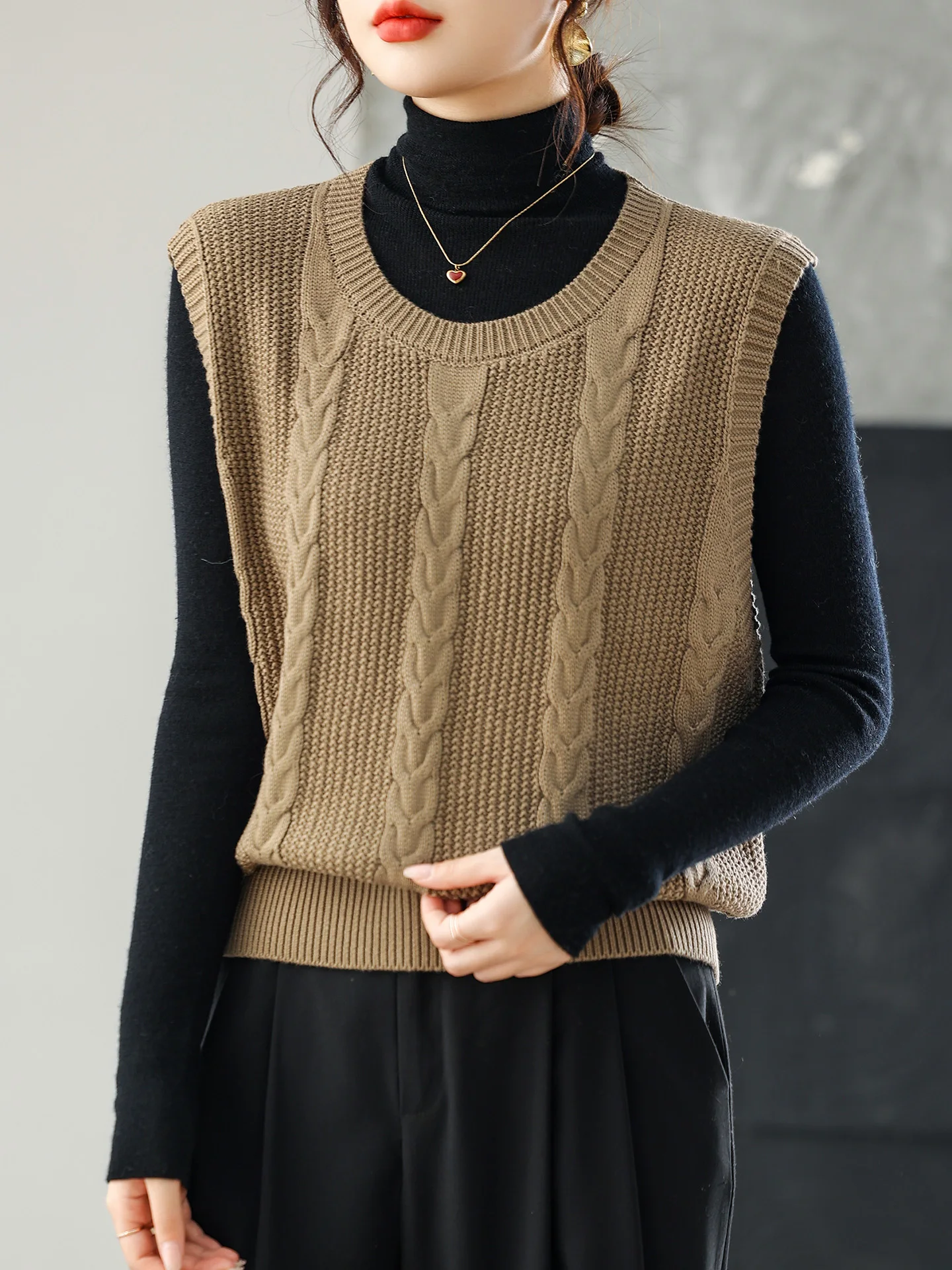 

Hengyuanxiang 2025 Spring Autumn Loose Slimming Versatile Knitted Sweater Vest Women's round Ne Svel Top Commute Sle