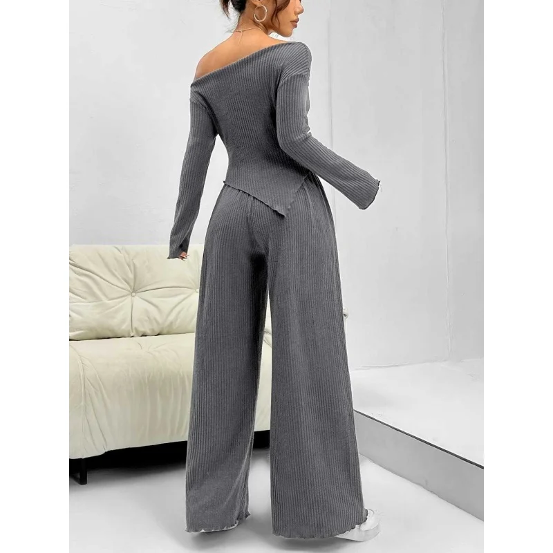 Damen-Set mit schulterfreiem Oberteil und gerippter Hose mit weitem Bein, asymmetrisches Oberteil mit langen Ärmeln, elegantes, lässiges Loungewear-Trainingsanzug-Set – Detail 5