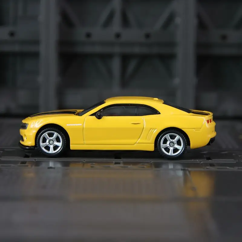 CCA 1:64 Chevrolet Camaro lega super modello di auto sportiva ornamenti per auto collezione dettagli ricchi, pregevole fattura e buona qualità