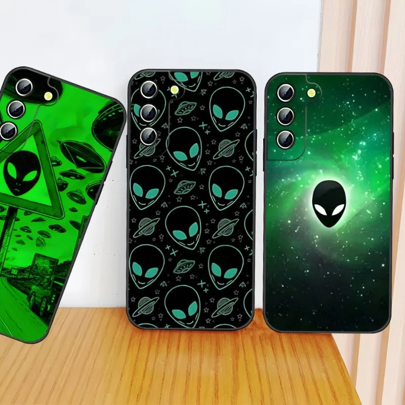 Cute Green Alien Phone Case For Samsung A54 A14 A33 A13 A21 A34 A71 A31 A22 A53 A52 A73 A32 A50 A20 A40 A23 Back Cover