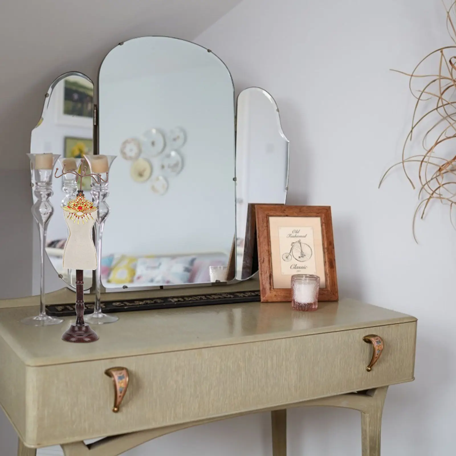 

Decorative Jewelry Rack Vintage Style Tabletop Stand for Home Bedroom Bathroom Display Organizing Accessories Exquisite Design