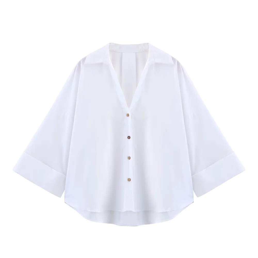 2025, lichtblauw oversized damesshirt met knopen, opgerolde mouwen en V-hals voor een casual en chique look