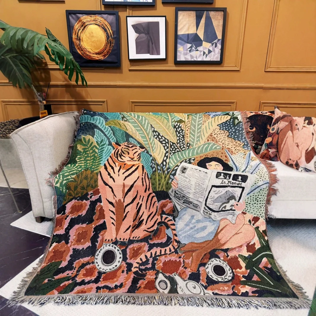 

Retro Art Tiger Woman Reading Newspaper Print Blanket Boho Tropical Woven Tapestry Throw with Tassels Sofa Throw Picnic Blanket