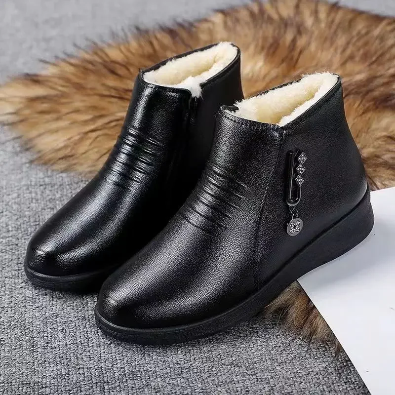 

Leather Boots for Women Winter Middle-aged Flat Bottom Shoes Soft Bottom Non-slip Wool Warm Cotton Shoes Women Boots Ankle Boots