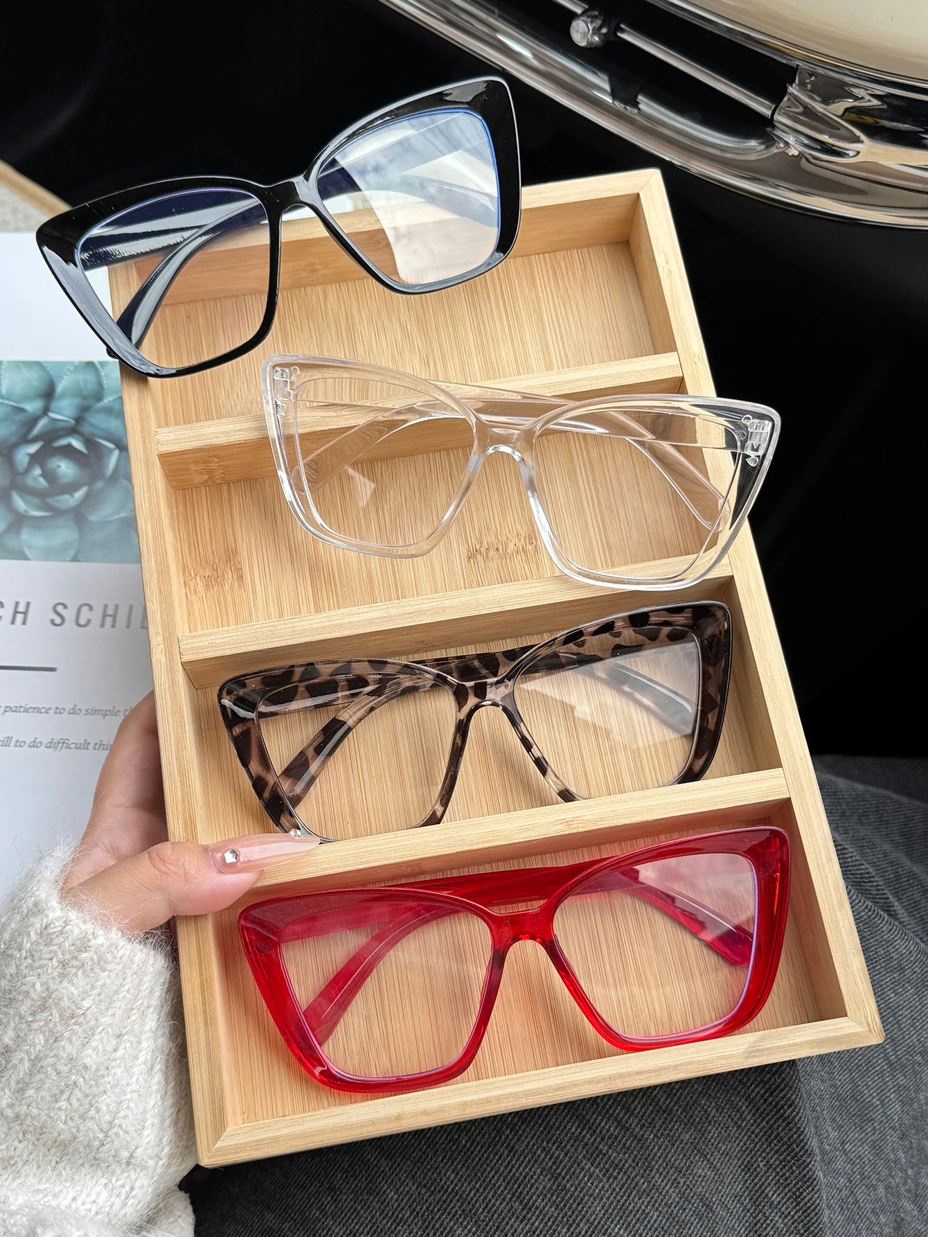 4Pcs Fashion Large Frame Cat Eye Anti-Blue Light Glasses for Men and Women Ultra-Light Transparent Flat Glasses