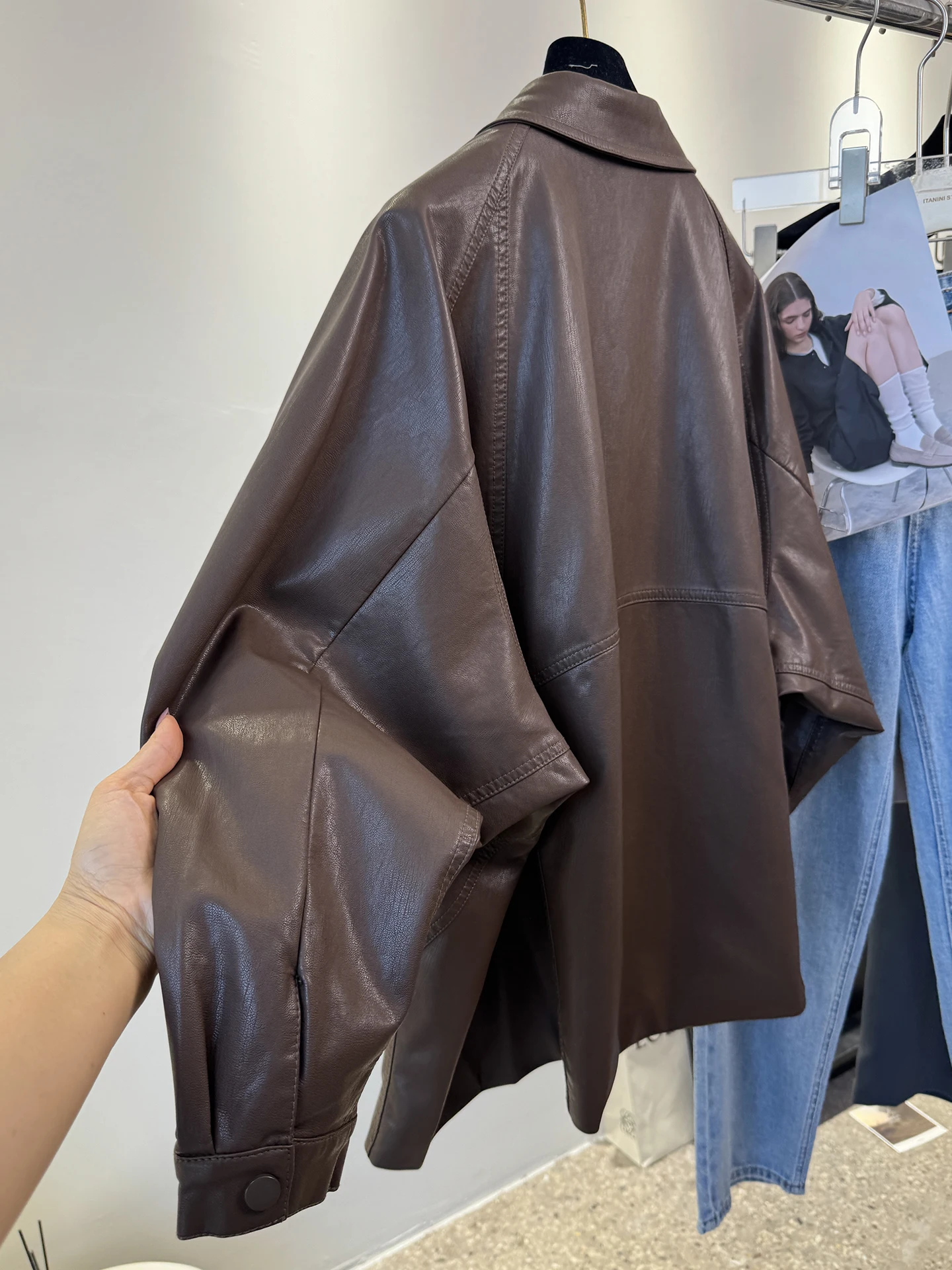 Damski skórzany płaszcz Jaet 2025 Jesień Zima Nowy Luźny Wyszczuplający Uniwersalny Skórzany Płaszcz Przeciwwiatrowy Średniej Długości Skóra PU J...