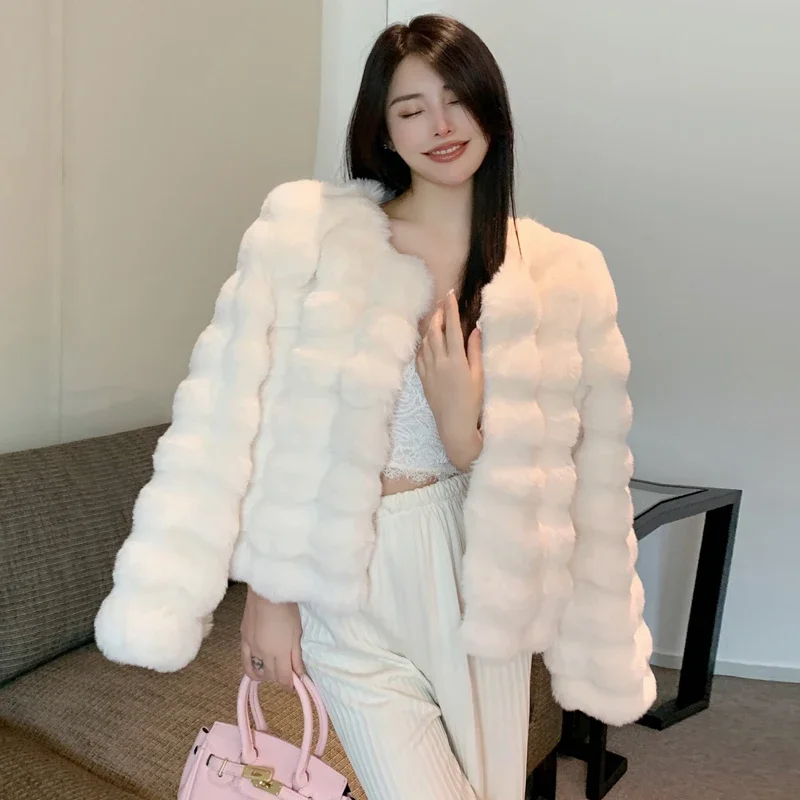 Winter Women's Faux Fur Casual Snowsuit Long Sleeve Loose New Korean Jacket Fashion Female Female Clothing Sales Fur Coat Women