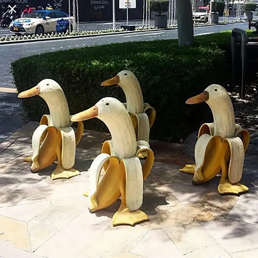 Creative Garden Decoration Peeled Banana Duck Sculpture Courtyard Vintage Gardening Decoration Artistic Home Resin Statue Crafts