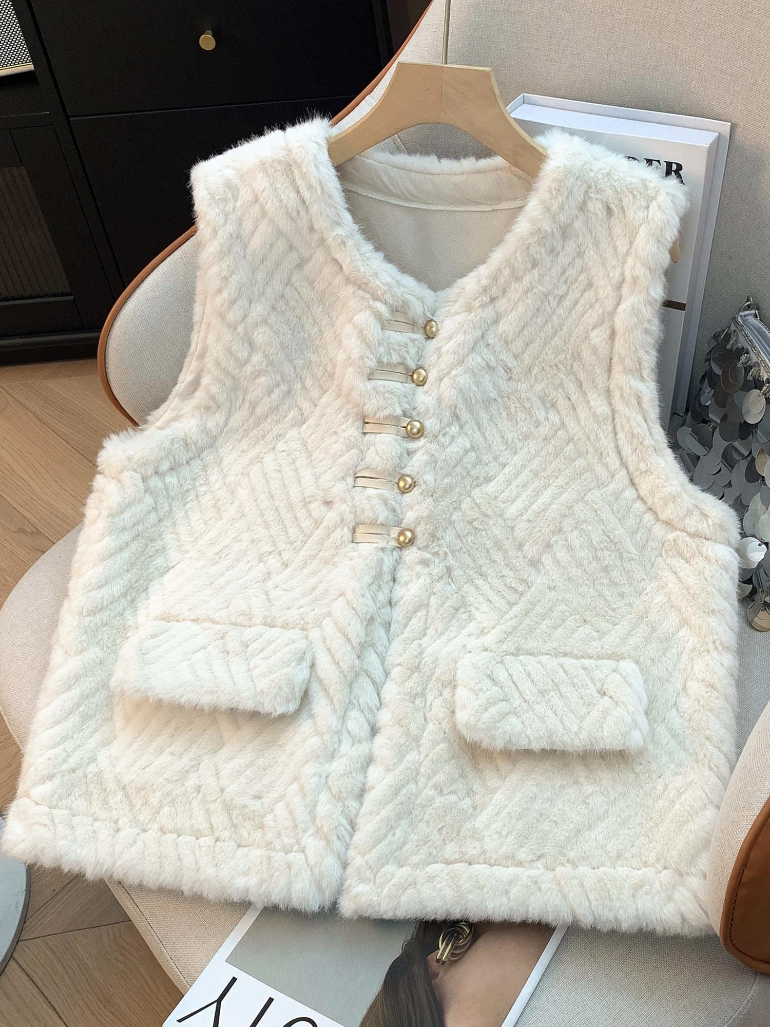 Fashionable Anti-Aging Plush Vest Outerwear Women Winter High-End Feeling Fleece Lined Warm Open Cardigan Shoulder Slimming Top