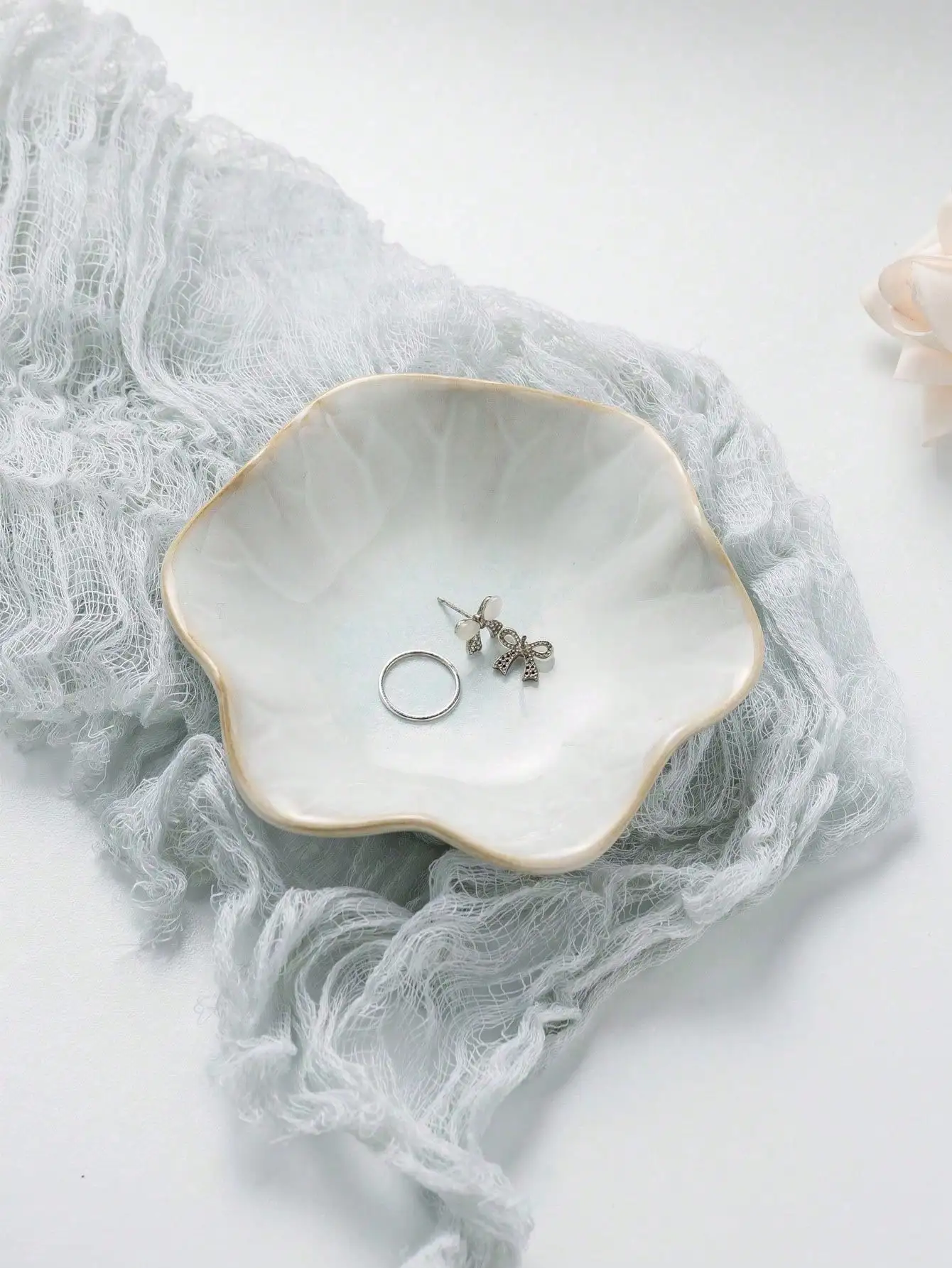 Elegant Ceramic Lotus Leaf Jewelry Tray For Earrings Rings Necklaces Bracelets Vanity Organizer