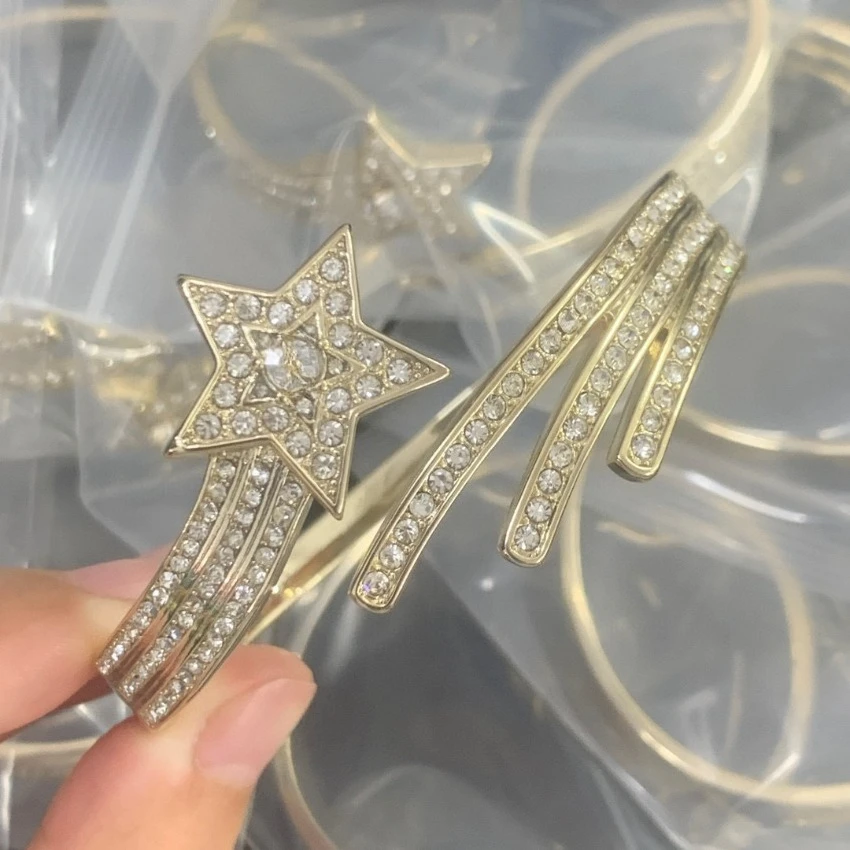 

Новейший женский браслет с ретро-узором 2025 года — нежные цветочные винтажные мотивы, легкий и удобный