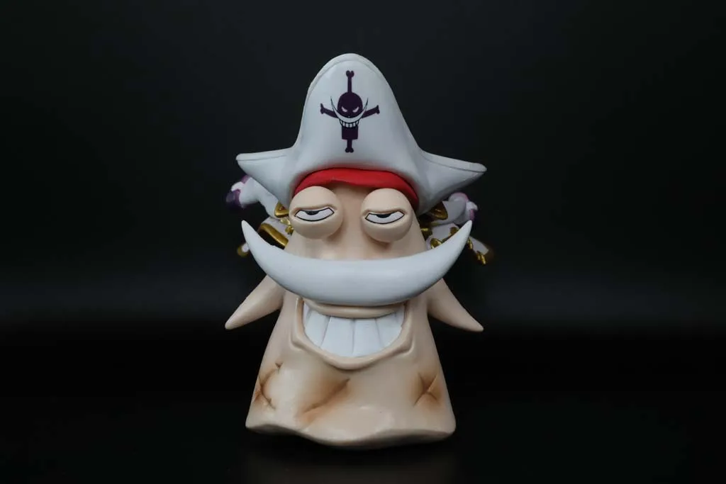 One Piece Portgas·D· Ace Monkey D. Luffy Big Mom Jinbe Doflamingo Edward Newgate Black Beard Den Den Mushi Anime Figure Model