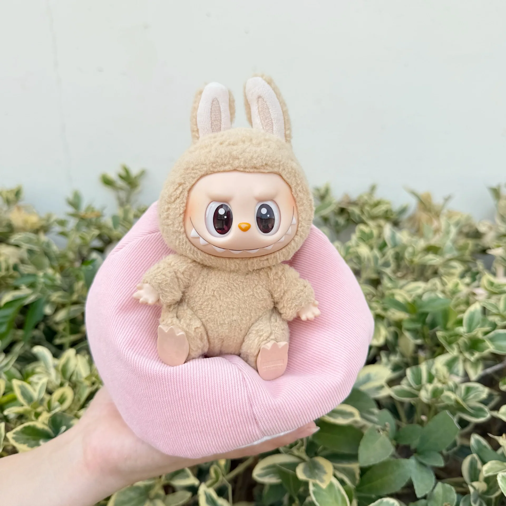 المعلقات من الجيل الأول والثاني والثالث، والقماش، وأريكة النوم، وسلسلة المفاتيح، وحقيبة لابوبو الناعمة، والأريكة، وحفلات الجلوس #1