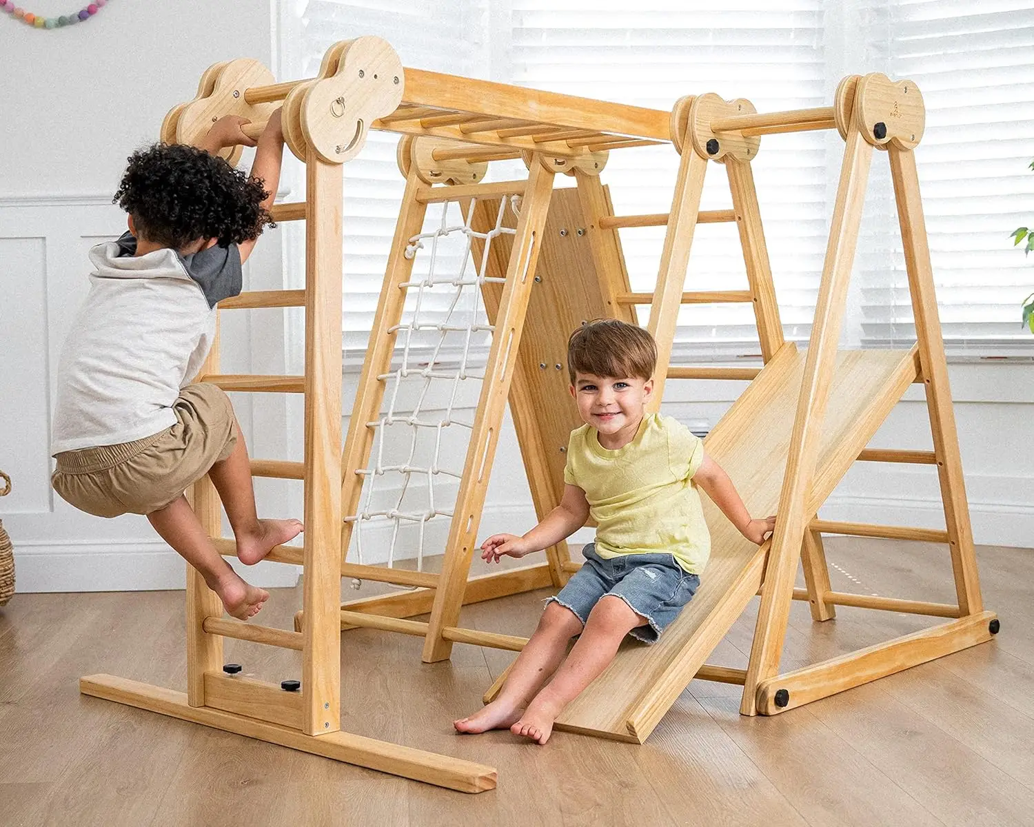 Ensemble de jeu d'intérieur 7 en 1 pour enfants de 2 à 6 ans avec toboggan, mur d'escalade, échelle, filet, barres, balançoire, anneau