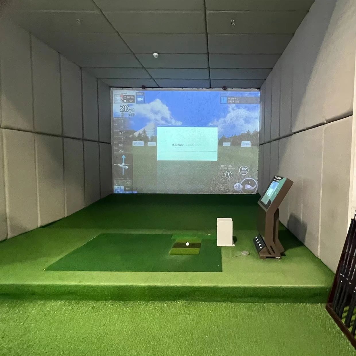 LJ Professional Indoor Sports Simulator Golf Training with Golf Balls High-Tech Screen Golf Simulator System